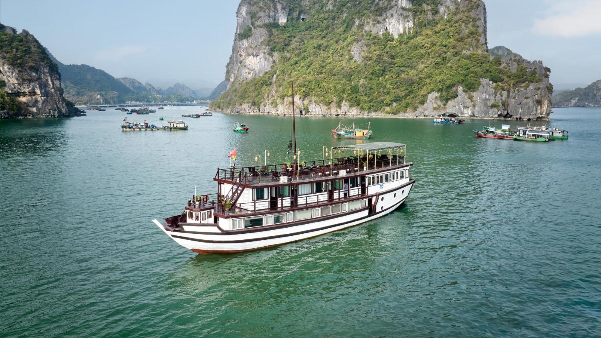 Garden Bay Classic Cruise Χα Λονγκ Εξωτερικό φωτογραφία